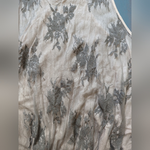 💙 DIVIDED 💙 Pink + Grey Cami - Picture 3 of 5